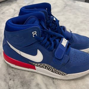Nike air Jordan legacy pistons
